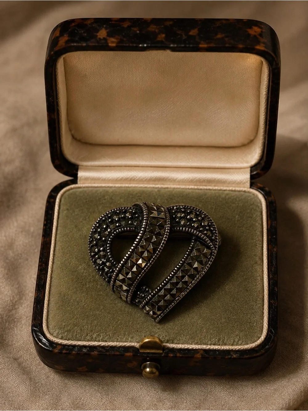 Vintage Sterling Silver Marcasite Open Heart Brooch Pin Interlocking Ribbon